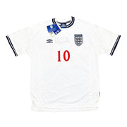 1999/01 Inglaterra Owen #10 *BNWT* Camiseta local firmada (XL) Umbro