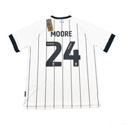 2023/24 Ipswich Town Moore #24 Camiseta de visitante *Nueva con etiquetas* (XXL) Umbro