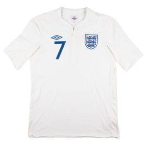 England 2010-2011 Home Shirt (M) Young #7 (Very Good)_1