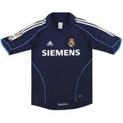 Camiseta de visitante adidas del Real Madrid 2005-06 Talla S