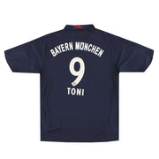 Camiseta de visitante del Bayern Múnich 2008-09 Toni #9 XL. Niño