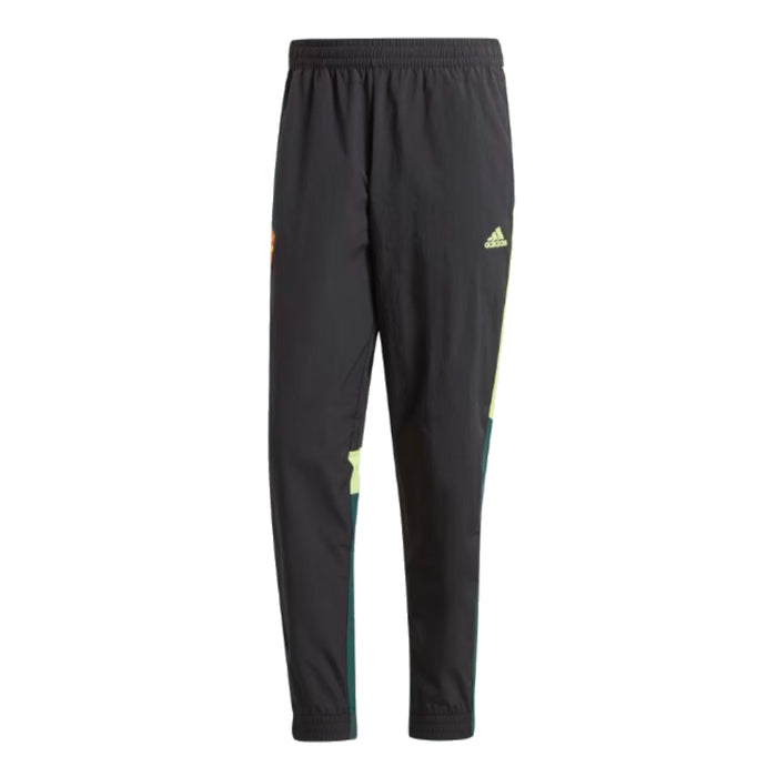 2024 Manchester United Tracksuit Bottoms (Black)